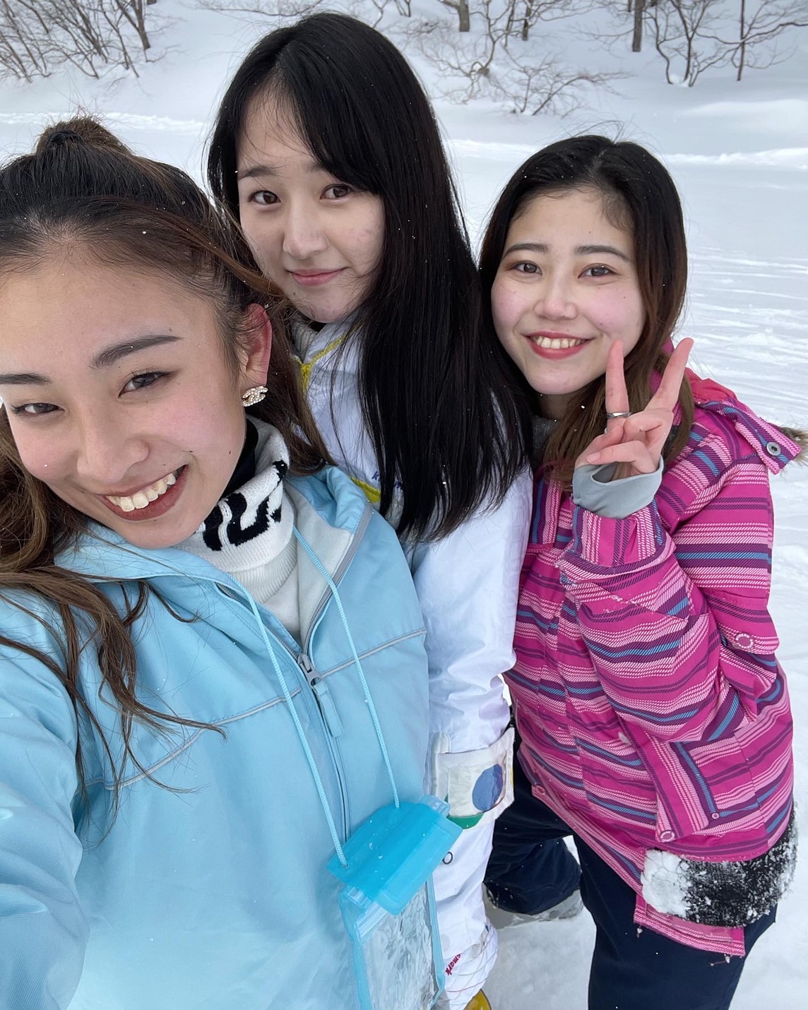 兵庫県養父市にある氷ノ山国際スキー場にて体験に参加した女性インフルエンサー